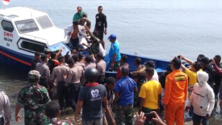 Kecelakaan Laut Speedboat Berpenumpang 14 Orang, 8 Ditemukan Selamat 2 Meninggal