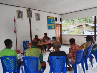 “Jumat Curhat” Polsek Angkaisera Tampung Keluhan Warga