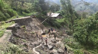 Pemkab Tolikara Respon Cepat Tangani Longsor di Distrik Kuari