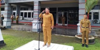 Apel Gabungan, Sekda Yapen Erny Tania Sampaikan 5 hal  Penting Ke ASN