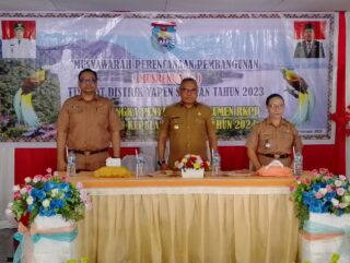 PJ Bupati Cyfrianus Mambay Resmi Buka Musrenbang Ditingkat Distrik Yapen Selatan