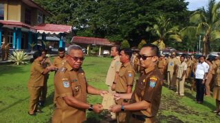 Bupati Mambay Tunjuk 4 PLT Pejabat Eselon III Dilingkup Pemda Yapen