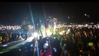 Tampil 60 Menit di Malam Panggung Hiburan Rakyat, Wizz Baker Galaukan Penonton di Serui