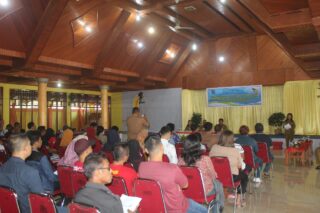 Buka Sosialisasi Penanaman Modal, PJ Bupati Berpesan Kepada Peserta Agar Serius