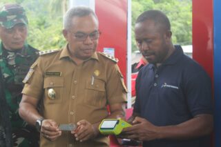 Sosialisasi Penerapan QR Code Pembelian BBM Subsidi Pj Bupati Yapen Turun Langsung Ke SPBU