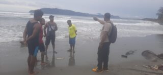 Tim Gabungan Masih Melakukan Pencarian Orang Tenggelam di Pantai Holtekamp