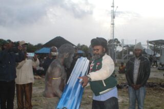 Ketua Partai Demokrat Provinsi Papua Bantu Korban Longsor 5 Kampung di Tolikara