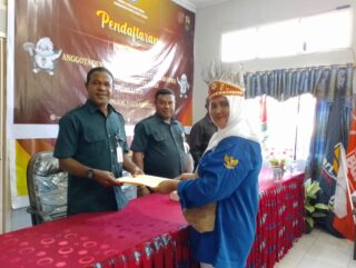 DPD Partai PAN Daftarkan Bacaleg di KPUD Yapen Bernuansa Kearifan Lokal