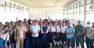 Kunker di Yaptim, Pj Bupati Mambay Hadiri Kegiatan SMP Negeri Dawai