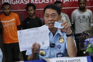 Imigrasi Jayapura Ungkap 2 Warga PNG Ber-KTP Resmi Pemkab Keerom dan Bekerja di PT. TSP