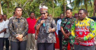 Sekda Erny Tania Hadiri Ibadah Syukur HUT ke-96 Pekabaran Injil di Teluk Sumberbaba