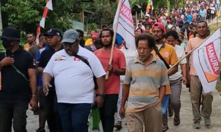 Kali Ke-2, Ratusan Warga Kotaraja Antusias Ikuti Jalan Sehat Berhadiah Partai Hanura