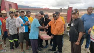 Dukung Pekerjaan Tuhan, Partai Hanura Papua Bantu Semen 2 Truk Untuk Pembangunan GKI Elim Sowek Supiori