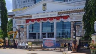 Palang Kantor Gubernur dan Mengaku Ondoafi, Frans Sibi Disebut Melakukan Pembohongan Publik