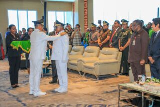Pj Gubernur Papua lantik Pj Bupati Yapen yang Baru Welliam Manderi Gantikan Cyfrianus Mambay