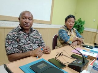 PJ Bupati Yapen Welliam Manderi Gelar Rapat Perdana Bersama Sekda dan OPD
