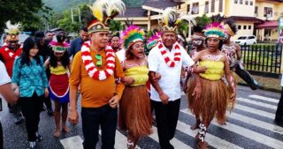 PJ Bupati Yapen Manderi Ucap Syukur Pulang Kampung Membangun Negeri