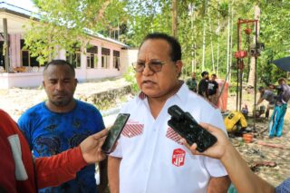 Bara JP Papua Serahkan Bantuan Program Air Bersih dari Pangkostrad Letjen TNI Maruli Simanjuntak