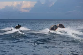 Jefri Bisai dan Pontius Taribaba: Lomba Balap Speed Boat  Serui, Ajang Memperkuat Kebersamaan Masyarakat Teluk
