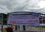 Kantor Otonom Kotaraja di Palang, Tampak Baliho Copot Pj Gubernur Ridwan Rumasukun