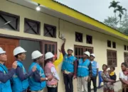 Lewat Light Up The Dream, PLN Beri Penerangan Fasilitas Sekolah Hingga Rumah Adat di Keerom, Papua