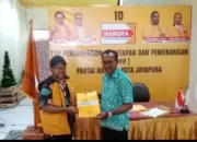 Kandidat Walikota Jayapura, Frans Pekey Kembalikan Berkas Pendaftaran ke Partai Hanura