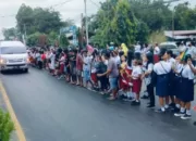 19 Kali ke Papua, Presiden Jokowi Disambut Ribuan Anak di Pinggir Jalan hingga Istora Papua Bangkit