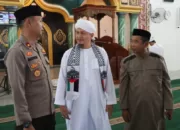 Silaturahmi di Masjid Agung Darussalam Serui  Kapolres Yapen Sampaikan Pesan Kamtibmas kepada Para Jamaah
