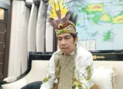 Ketua DPRP Minta Jajaran Dewan Terus Gunakan Busana Lokal di Setiap Paripurna Kenegaraan