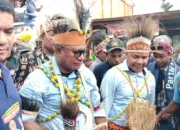 Diusung 4 Partai Pendukung, Pasangan WRM-YGR Daftar Ke KPU Yapen