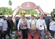 Tetap Jaga Ketertiban, Matius Fakhiri – Aryoko Rumaropen Resmi Daftar Cagub dan Cawagub ke KPU