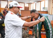 Tiba di Aceh, Gubernur Velix Wanggai Disambut Baik Secara Adat