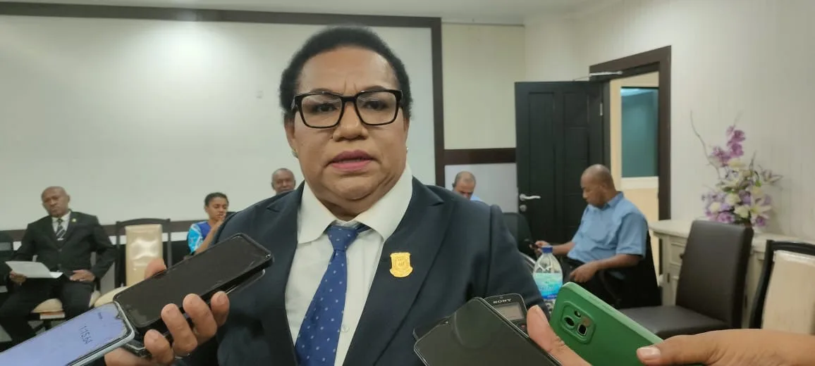 Perempuan Papua Pertama Dilantik Jadi Unsur Pimpinan DPRP