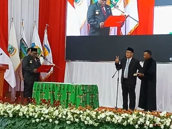 Gubernur Papua Tengah Lantik Silwanus Soemoele sebagai Penjabat Sekda, Tekankan Percepatan Pembangunan dan Pendidikan Gratis
