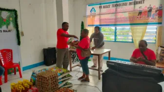 PT Riset Teknologi Internet Berikan Bantuan Sembako kepada Penyandang Tuna Netra di Jayapura