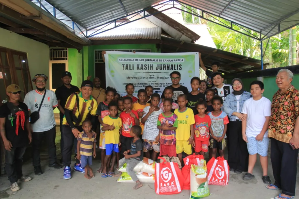 Peduli Sesama, Jurnalis Papua Bagikan Bantuan ke Panti Asuhan dan Pondok Pesantren