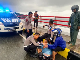 Polisi Selamatkan Wanita Yang Coba Bunuh Diri di Jembatan Youtefa Jayapura