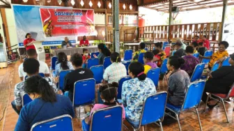 Ondoafi Warke Kampung Nafri Bersama Barisan Merah Putih Sosialisasi Wawasan Kebangsaan Dapat Bansos Presiden