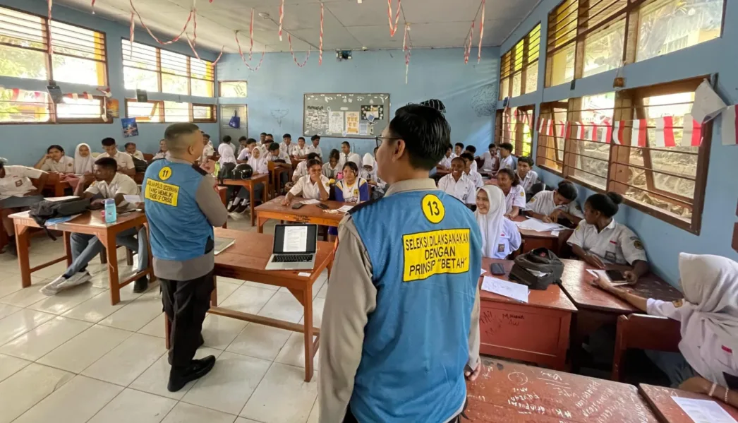 Dijamin Rekrutmen Polri Gratis, Polresta Jayapura Sosialisasi ke Pelajar SMA N 1