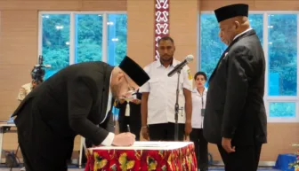 Gubernur Fakhiri Lantik Abdul Kadir, Komisaris BUMD Termuda di Indonesia Usia 34 Tahun