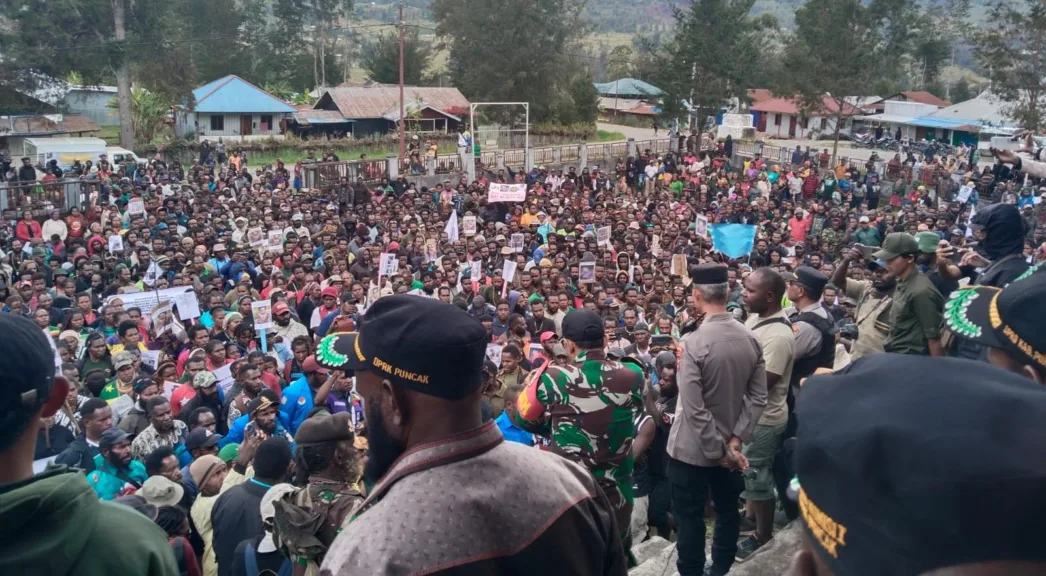 Berkekuatan 45 Personel, Polres Puncak Amankan Aksi Demo 500 Warga