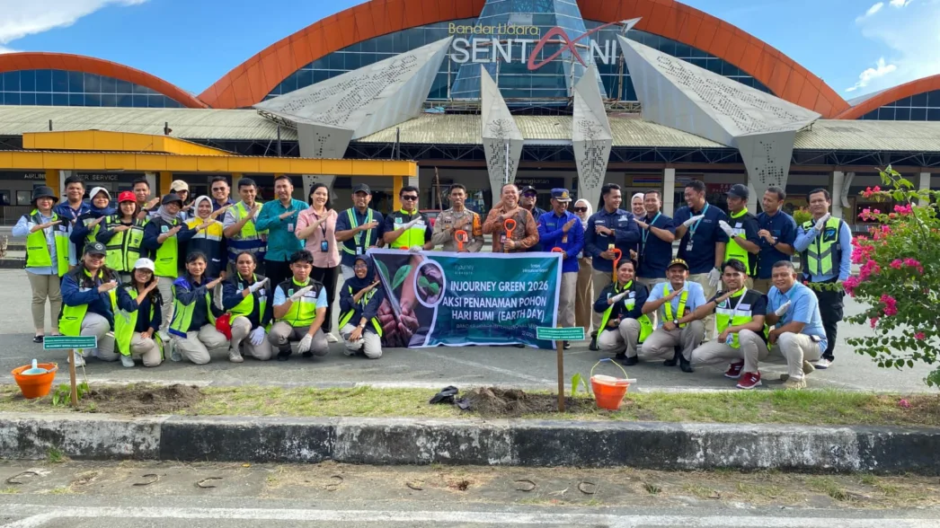 Tanam Pohon di Hari Bumi, Bandara Sentani Gaspol Wujudkan Green Airport