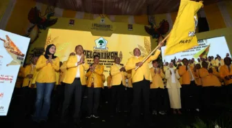 Bahlil Lahadalia Lantik Pengurus DPD Golkar Papua Periode 2025-2030