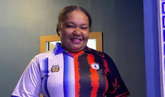 Nona Kuligay di Jayapura Tunjukkan Kecintaan pada 2 Tim Sekaligus, Simbol Cinta Ganda Suporter Papua pada Persipura dan Argentina