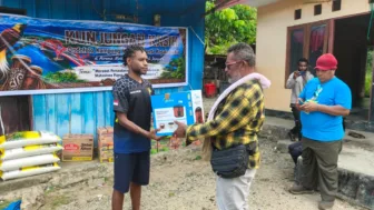 Bantu Sembako, Mahasiswa Jayawijaya Diminta Fokus Kuliah di Jayapura, Ondofolo Richard Ohee: Jangan Putus di Tengah Jalan