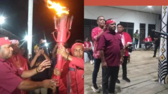 Wakil Bupati Jayapura Serahkan Obor Patimura Warnai Peringatan HUT ke-209 di Jayapura Papua