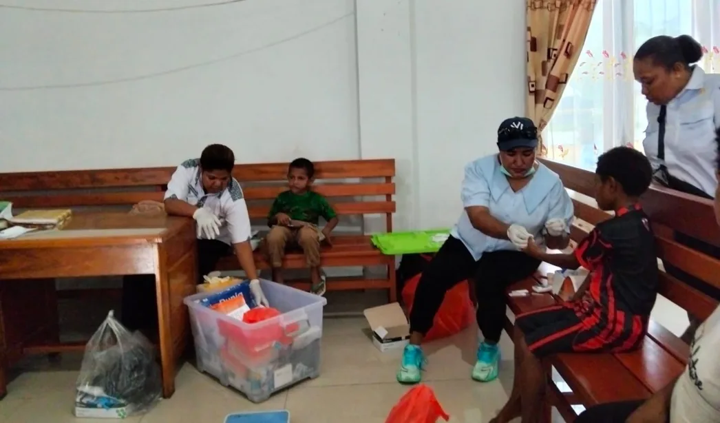Kembali Puskesmas Waibu Gelar Screening Malaria di Gereja Gidi Anthiokia, 11 dari 72 Orang Dinyatakan Positif