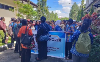 Ratusan Guru PAUD Demo di DPRK Jayapura Tuntut Pembayaran Insentif 1,5 Tahun 2025 Tertunggak