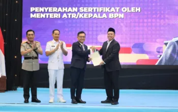 Momen HUT ke-61, Menteri Nusron Serahkan Sertipikat Hak Pakai untuk Lemhannas RI di Jakarta