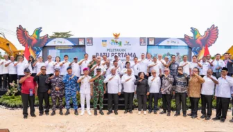 Letakkan Batu Pertama, Gubernur Fakhiri: Pabrik Pakan Ternak di Keerom Fondasi Awal Wujudkan Papua Mandiri dan Sejahtera